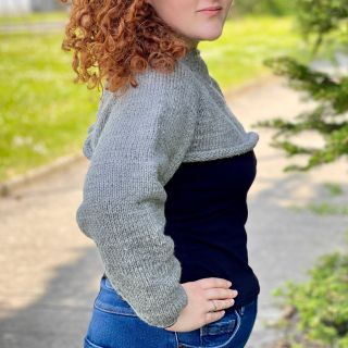 Hledáte inspiraci na podzimní projekt? Svetřík, šála, pletený šáteček nebo teplý crop top je přesně to, co využijete v...